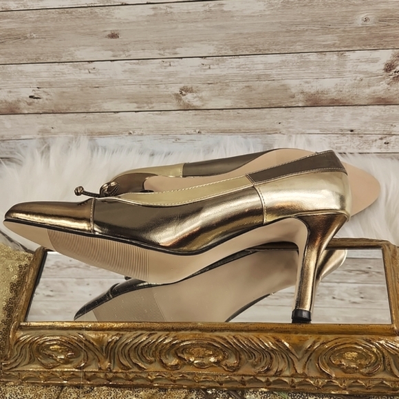 NWOT, Annie, Tri-color gold shoes size 7M - Picture 2 of 11